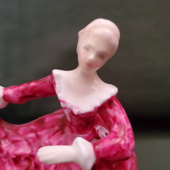 Vintage Royal Doulton Kirsty Figurine 1970 NH 3213 Small Made in England - Picture 2 of 10